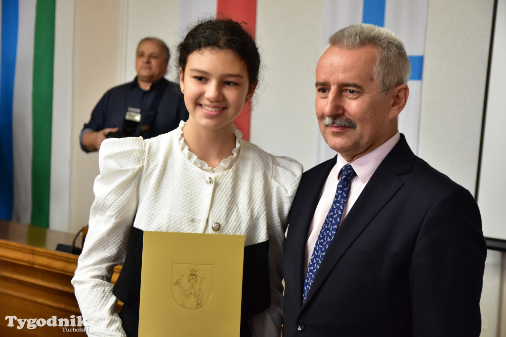 Tuchola: Rozdano stypendia burmistrza / LISTA WYRÓŻNIONYCH + ZDJĘCIA