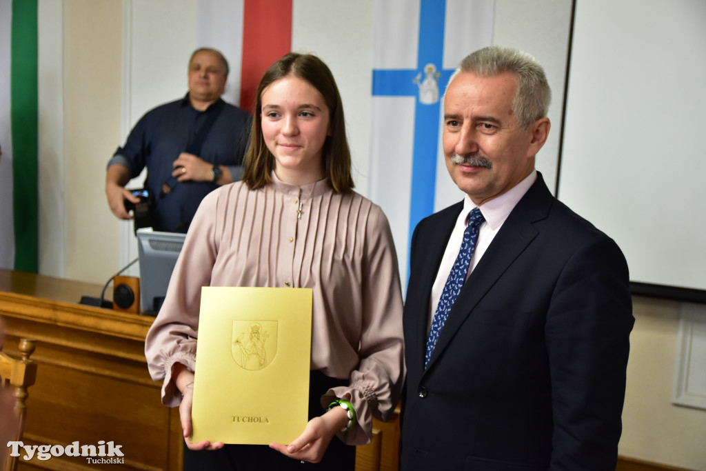 Tuchola: Rozdano stypendia burmistrza / LISTA WYRÓŻNIONYCH + ZDJĘCIA