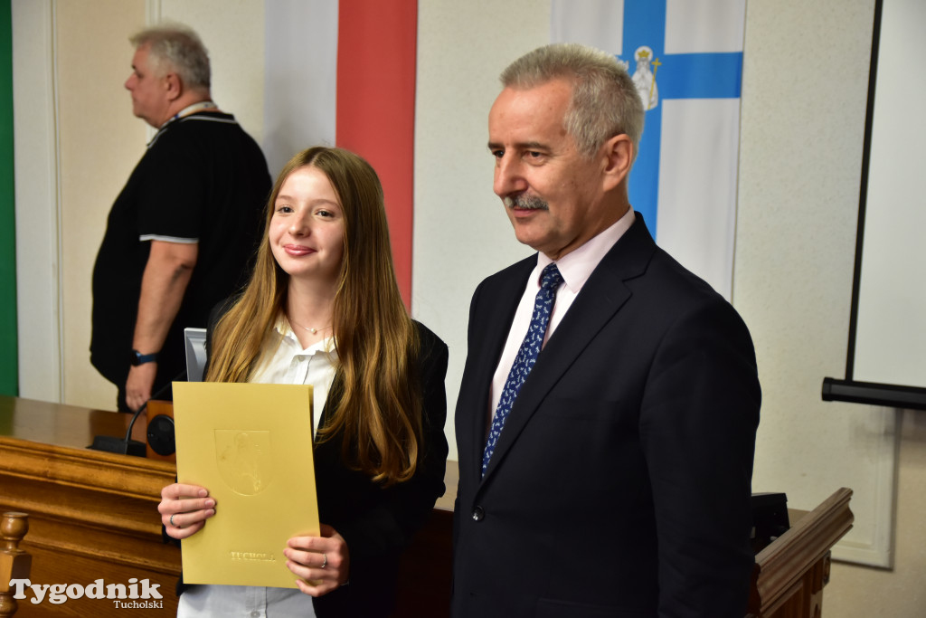 Tuchola: Rozdano stypendia burmistrza / LISTA WYRÓŻNIONYCH + ZDJĘCIA