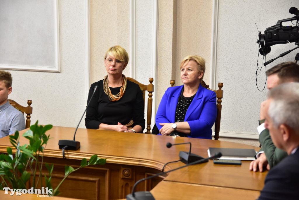 Tuchola: Rozdano stypendia burmistrza / LISTA WYRÓŻNIONYCH + ZDJĘCIA