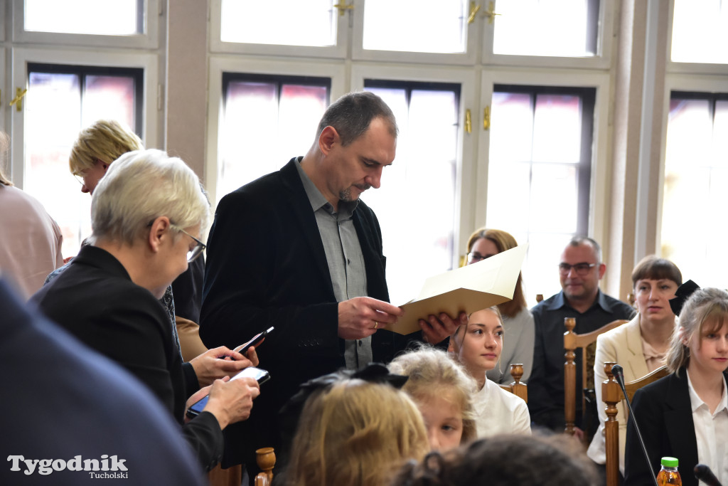 Tuchola: Rozdano stypendia burmistrza / LISTA WYRÓŻNIONYCH + ZDJĘCIA