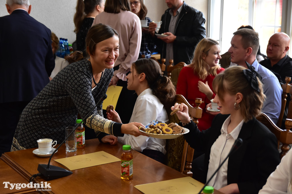 Tuchola: Rozdano stypendia burmistrza / LISTA WYRÓŻNIONYCH + ZDJĘCIA