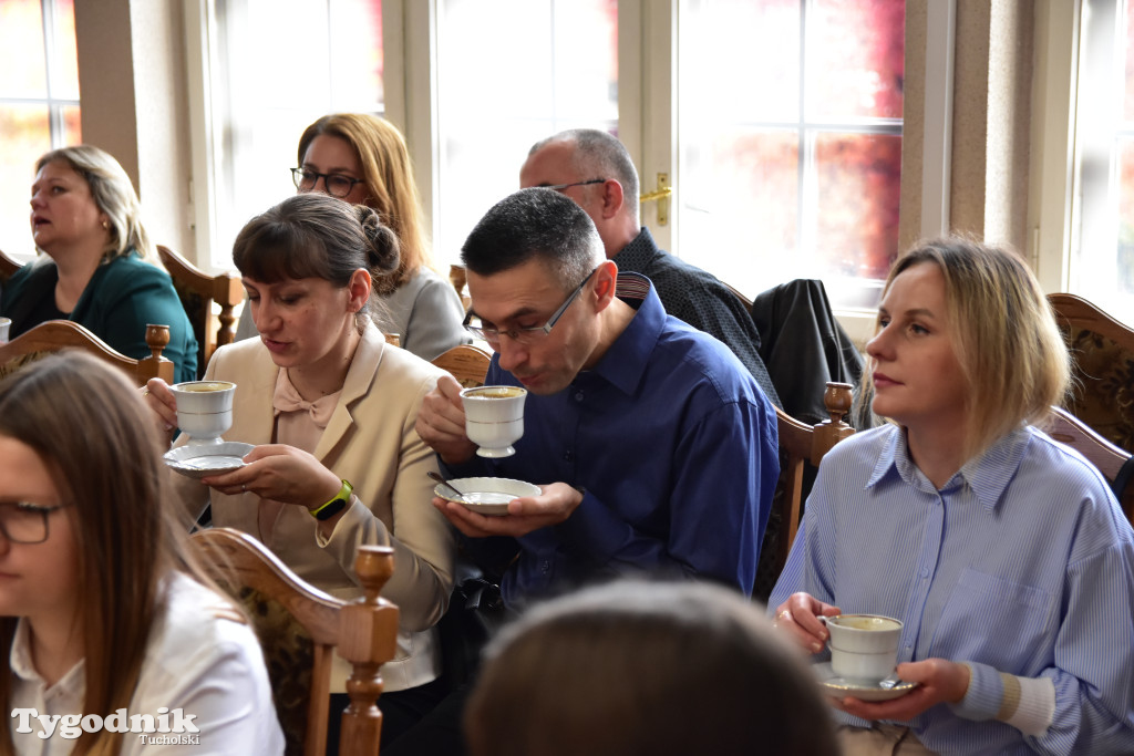 Tuchola: Rozdano stypendia burmistrza / LISTA WYRÓŻNIONYCH + ZDJĘCIA