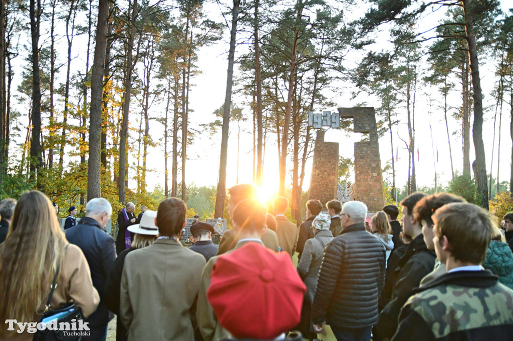 Tuchola: Spacer Pamięci - zaduszki patriotyczne (24.10)