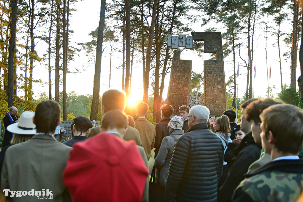 Tuchola: Spacer Pamięci - zaduszki patriotyczne (24.10)