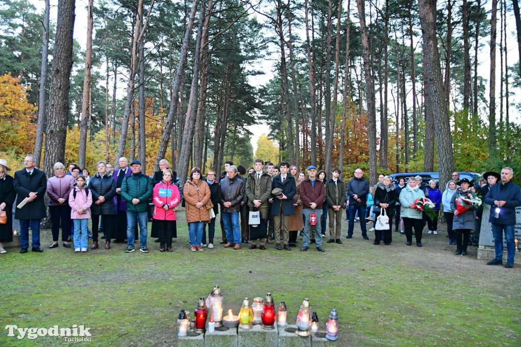 Tuchola: Spacer Pamięci - zaduszki patriotyczne (24.10)