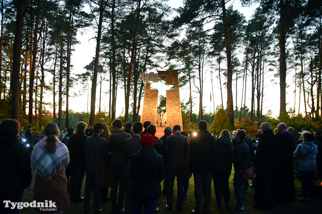 Tuchola: Spacer Pamięci - zaduszki patriotyczne (24.10)