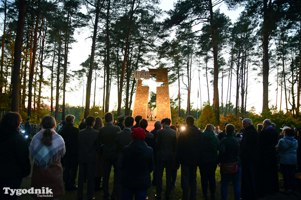 Tuchola: Spacer Pamięci - zaduszki patriotyczne (24.10)