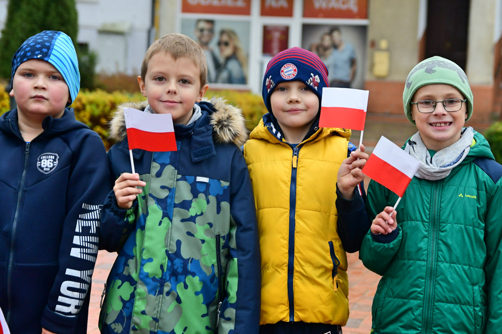 Tucholskie dzieci świętują Dzień Niepodległości!