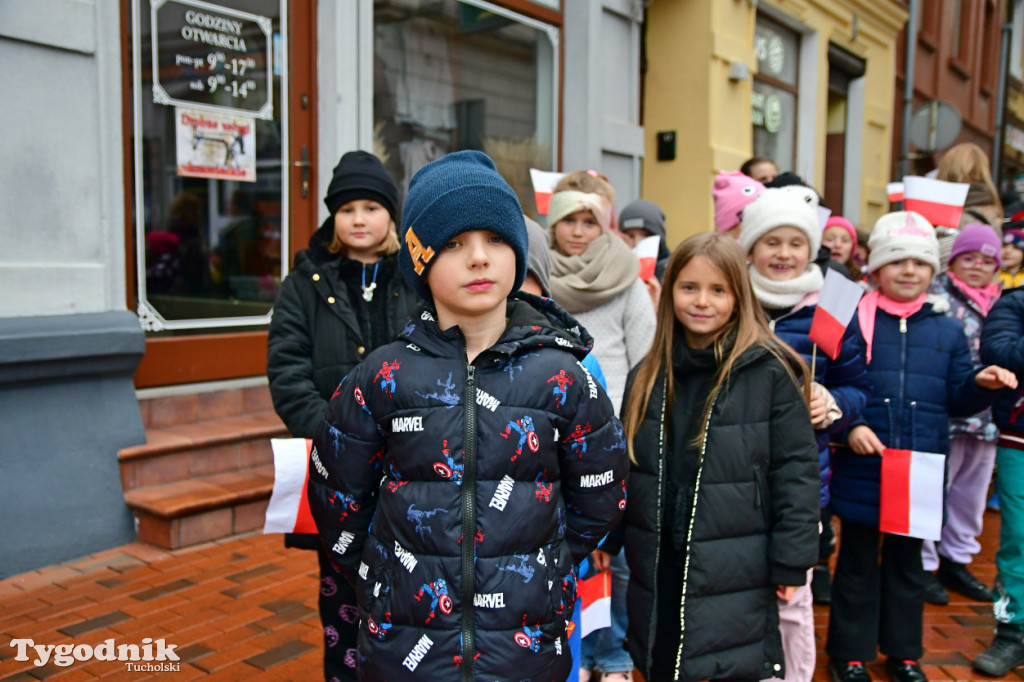 Tucholskie dzieci świętują Dzień Niepodległości!