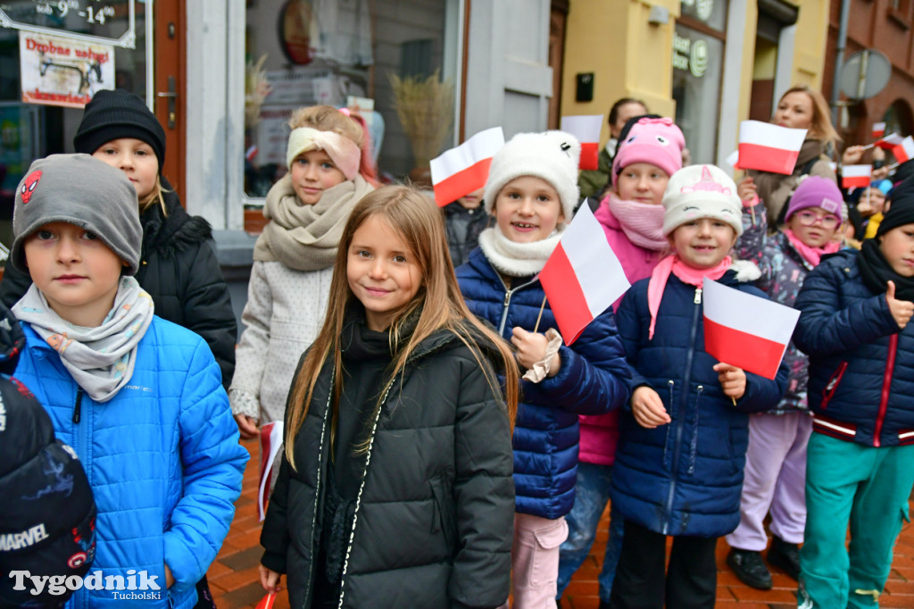 Tucholskie dzieci świętują Dzień Niepodległości!