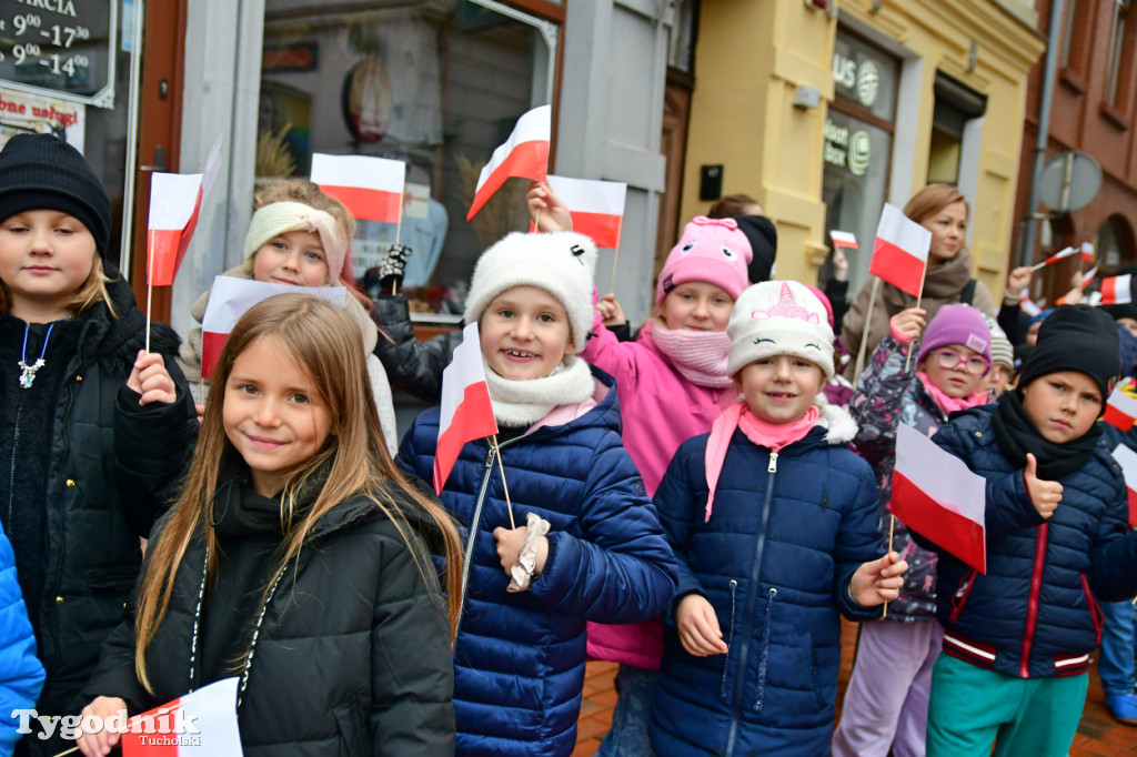 Tucholskie dzieci świętują Dzień Niepodległości!