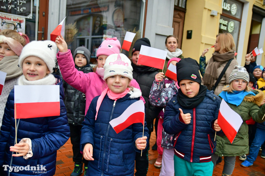 Tucholskie dzieci świętują Dzień Niepodległości!