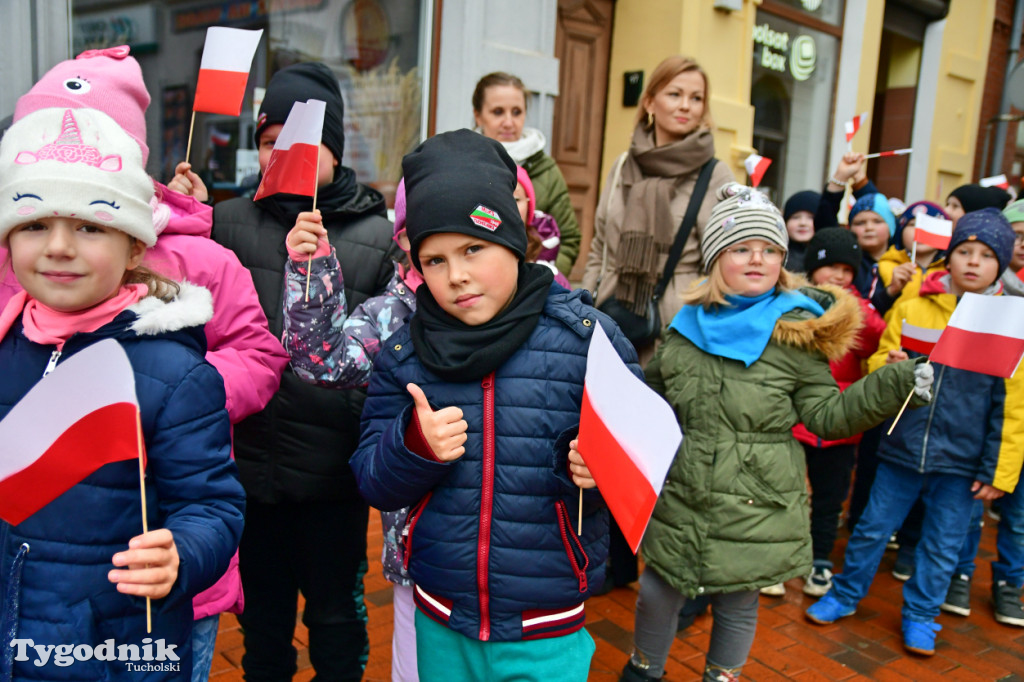 Tucholskie dzieci świętują Dzień Niepodległości!