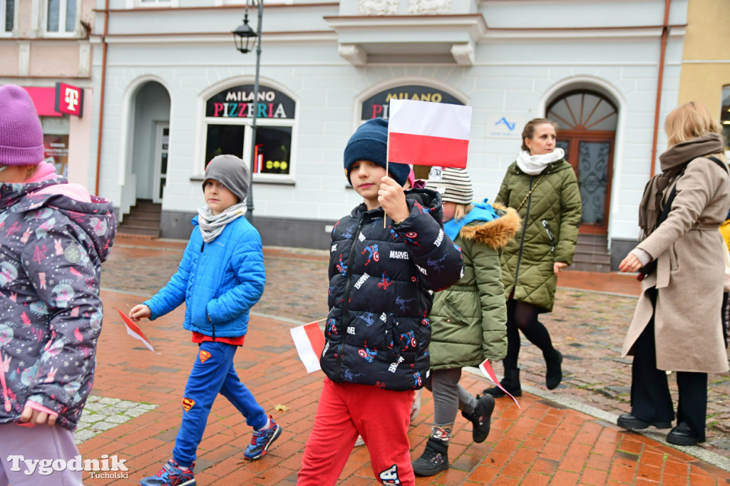 Tucholskie dzieci świętują Dzień Niepodległości!