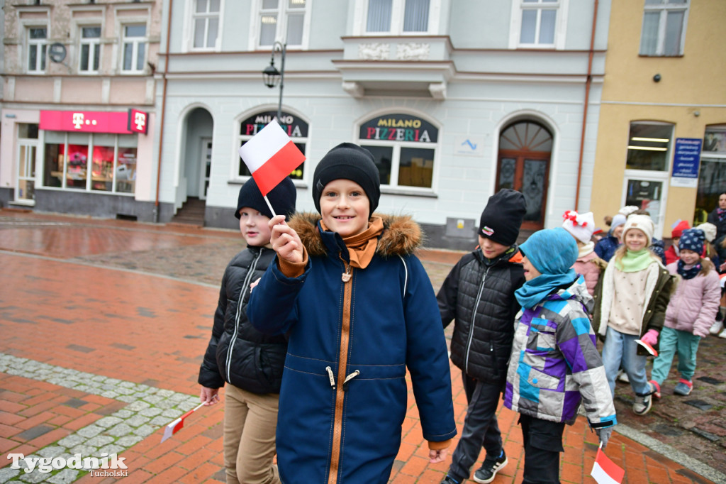 Tucholskie dzieci świętują Dzień Niepodległości!