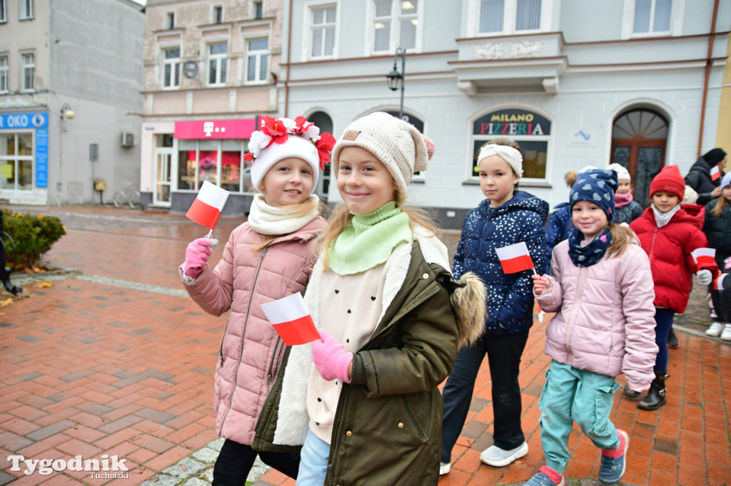 Tucholskie dzieci świętują Dzień Niepodległości!