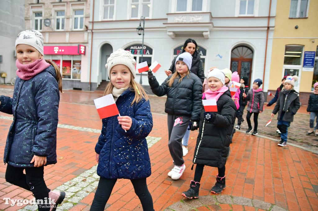 Tucholskie dzieci świętują Dzień Niepodległości!