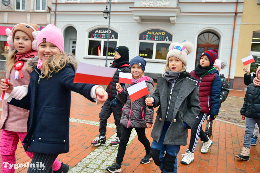 Tucholskie dzieci świętują Dzień Niepodległości!