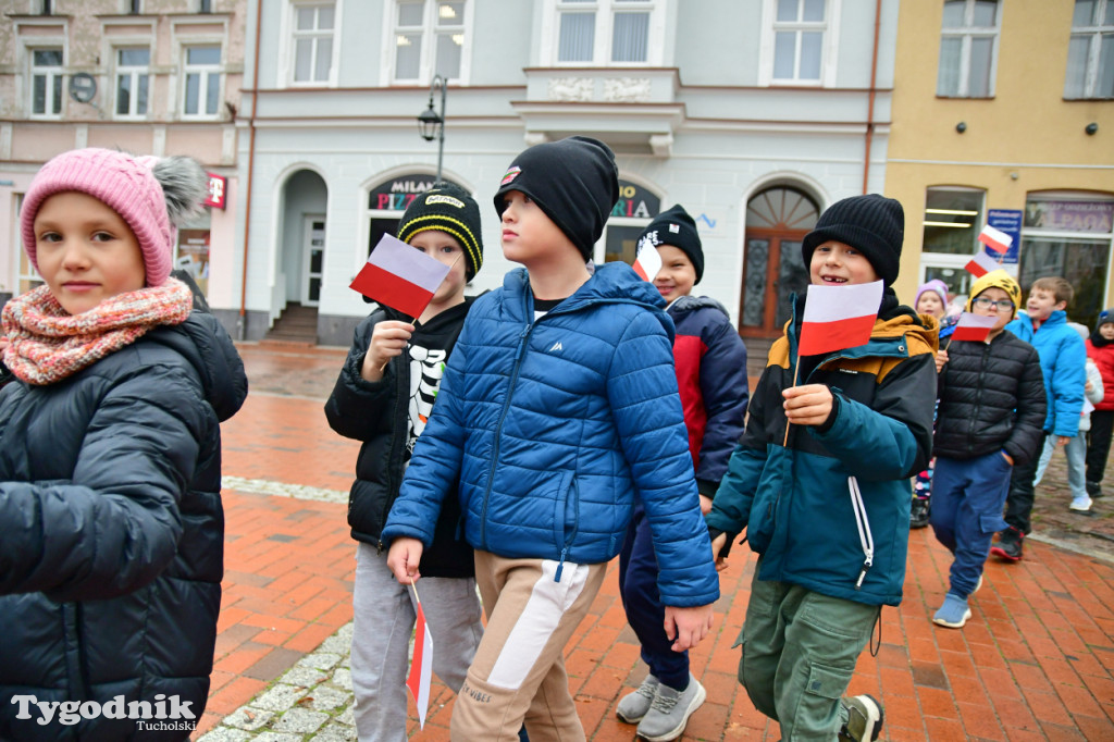 Tucholskie dzieci świętują Dzień Niepodległości!