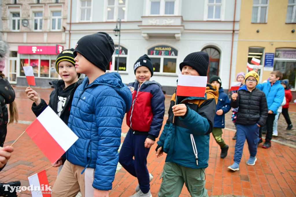 Tucholskie dzieci świętują Dzień Niepodległości!