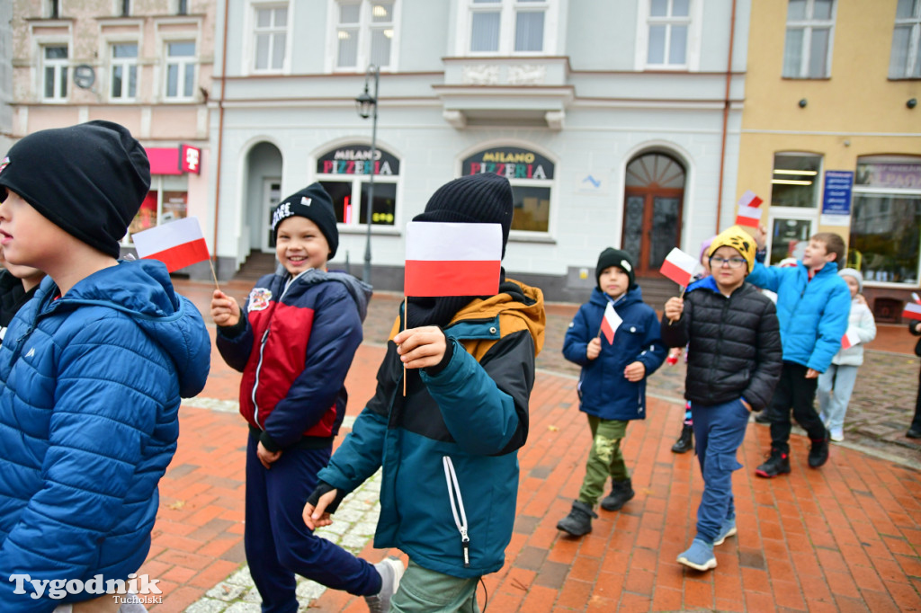 Tucholskie dzieci świętują Dzień Niepodległości!