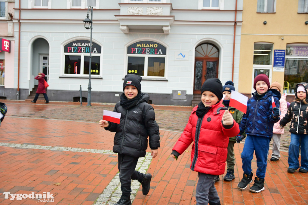 Tucholskie dzieci świętują Dzień Niepodległości!