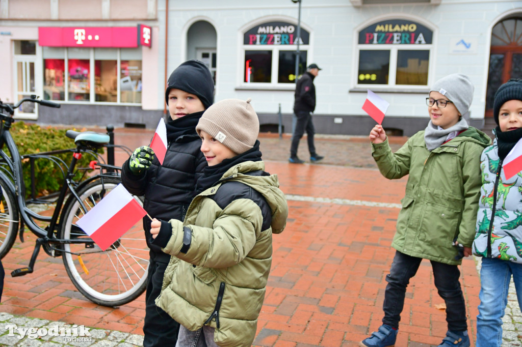 Tucholskie dzieci świętują Dzień Niepodległości!