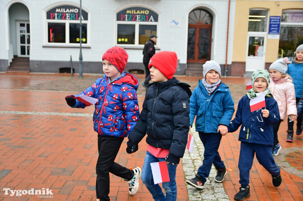 Tucholskie dzieci świętują Dzień Niepodległości!