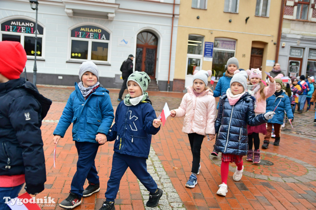 Tucholskie dzieci świętują Dzień Niepodległości!