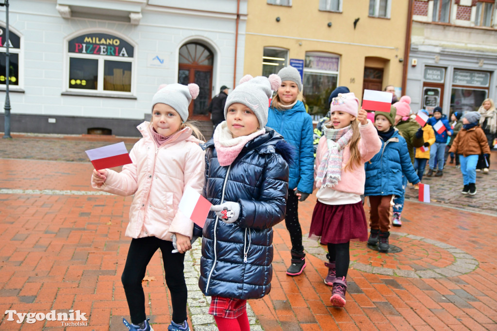 Tucholskie dzieci świętują Dzień Niepodległości!