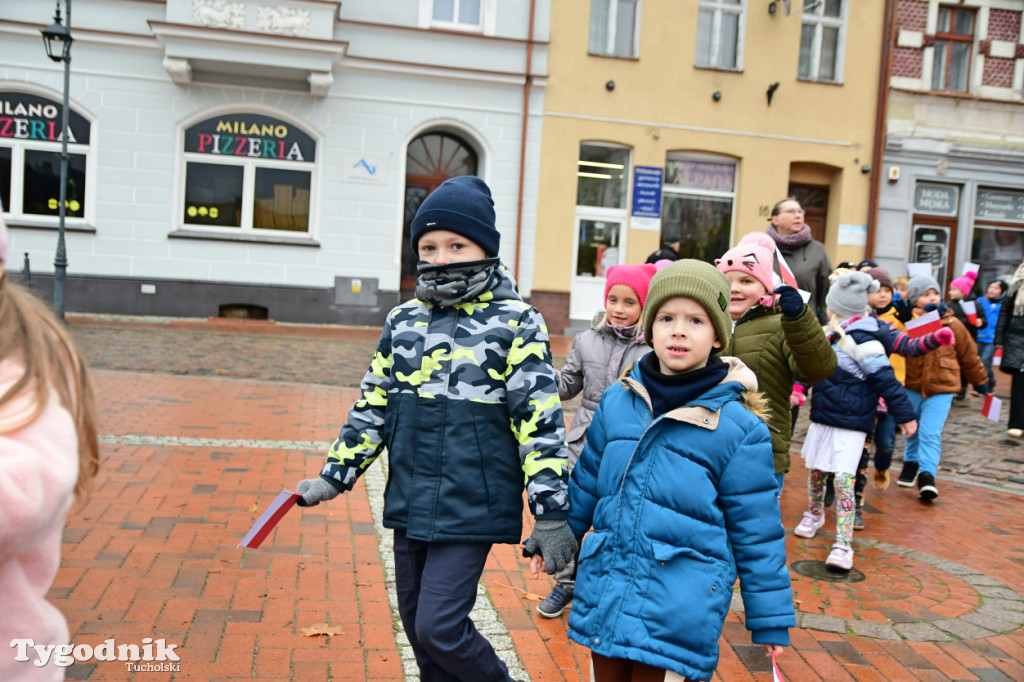 Tucholskie dzieci świętują Dzień Niepodległości!