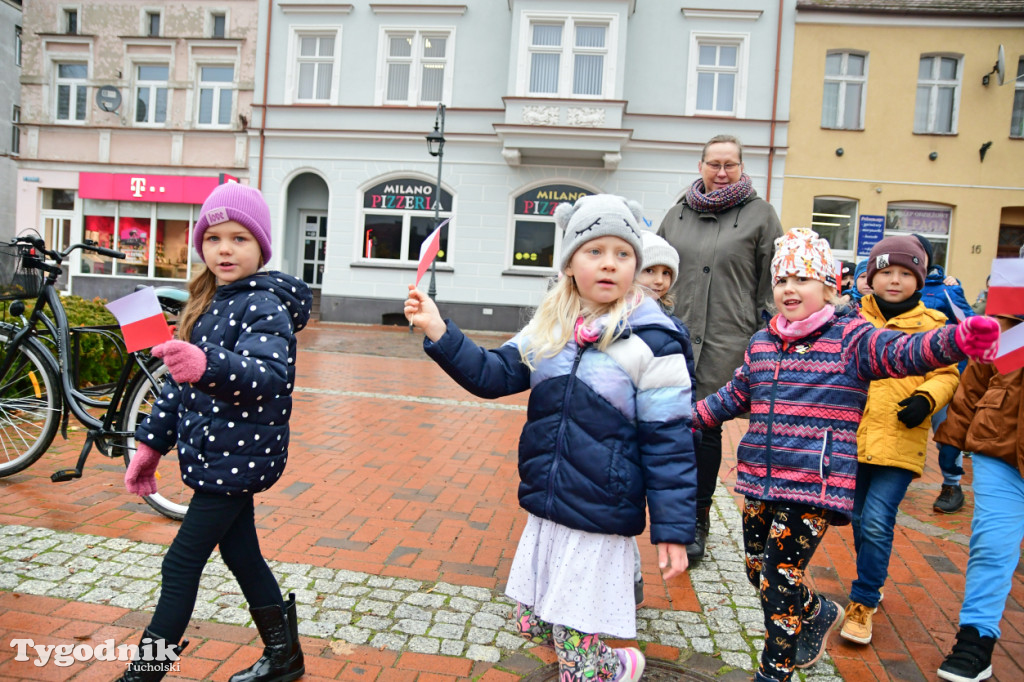 Tucholskie dzieci świętują Dzień Niepodległości!