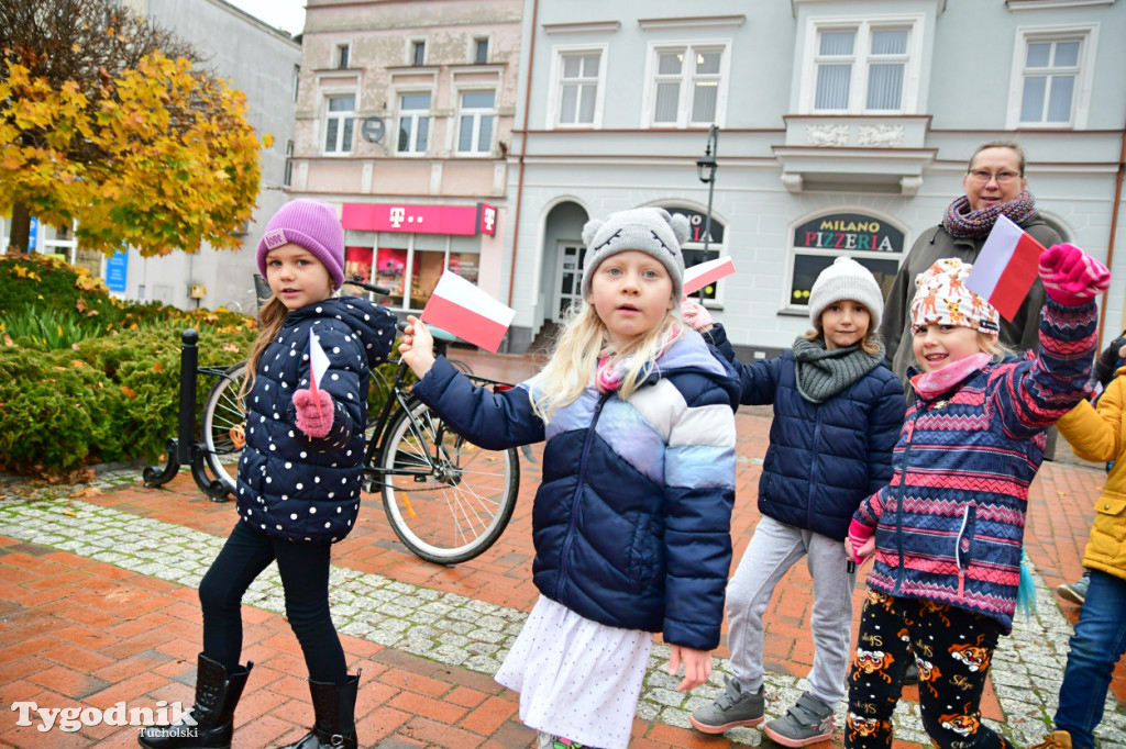 Tucholskie dzieci świętują Dzień Niepodległości!