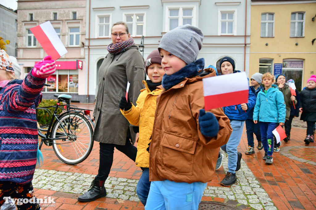 Tucholskie dzieci świętują Dzień Niepodległości!