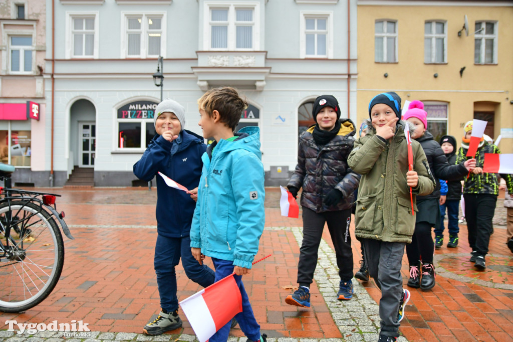 Tucholskie dzieci świętują Dzień Niepodległości!