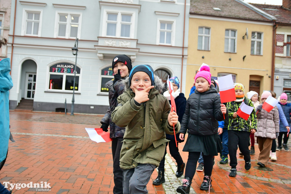 Tucholskie dzieci świętują Dzień Niepodległości!