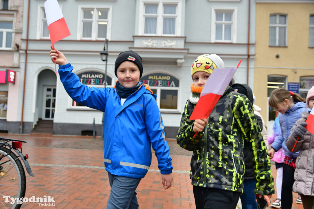 Tucholskie dzieci świętują Dzień Niepodległości!