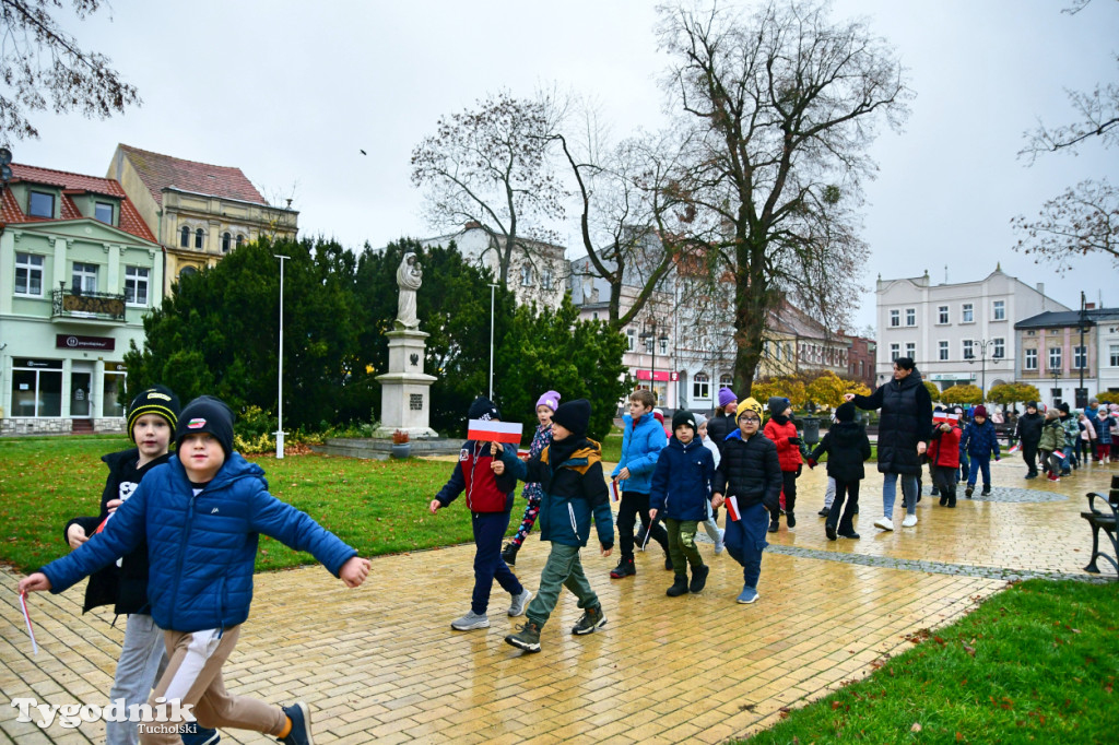 Tucholskie dzieci świętują Dzień Niepodległości!