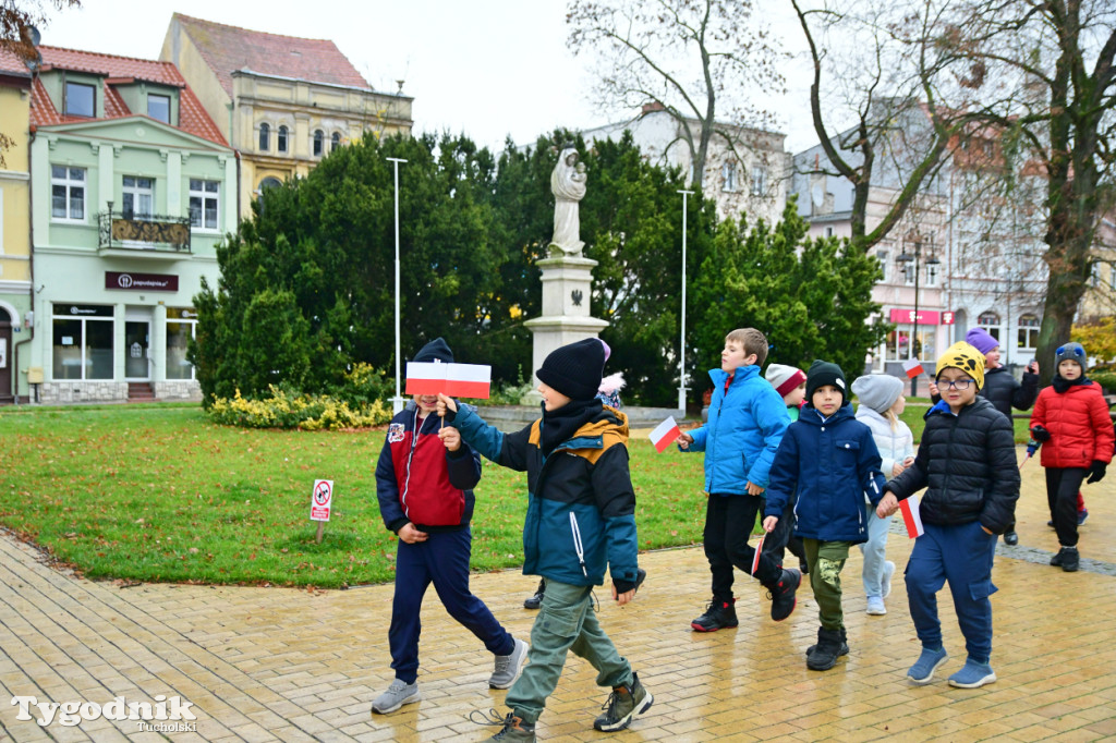 Tucholskie dzieci świętują Dzień Niepodległości!