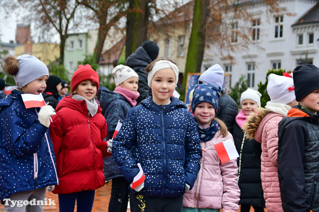 Tucholskie dzieci świętują Dzień Niepodległości!