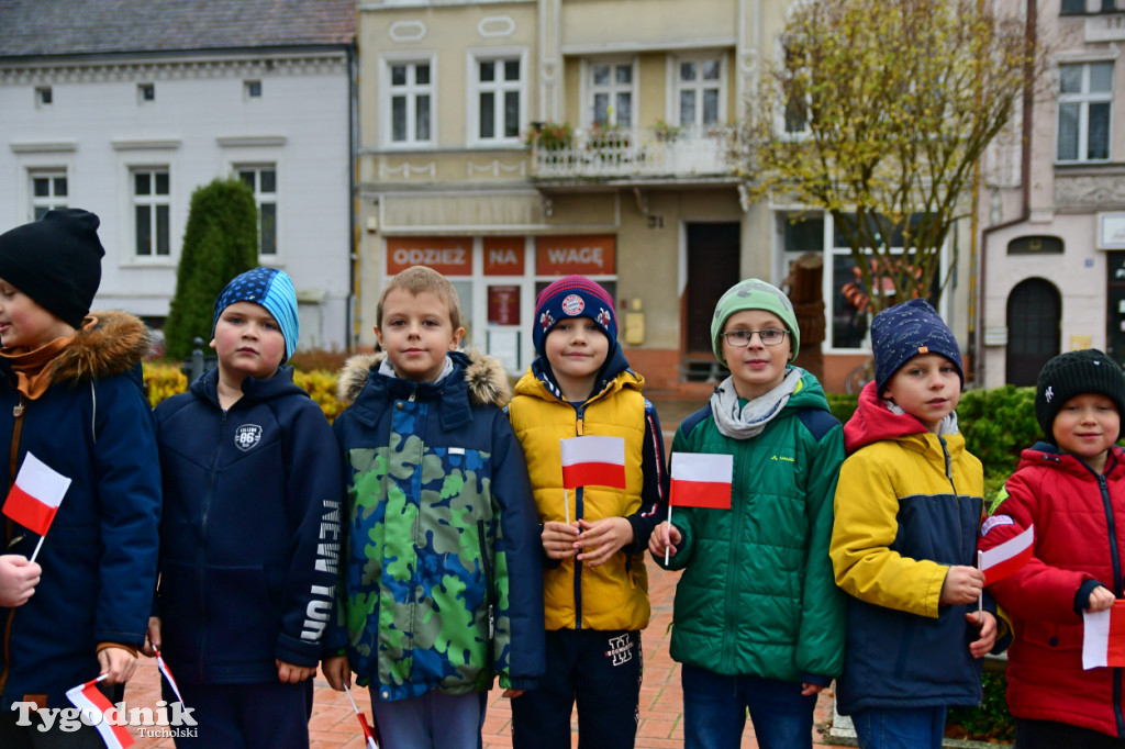 Tucholskie dzieci świętują Dzień Niepodległości!