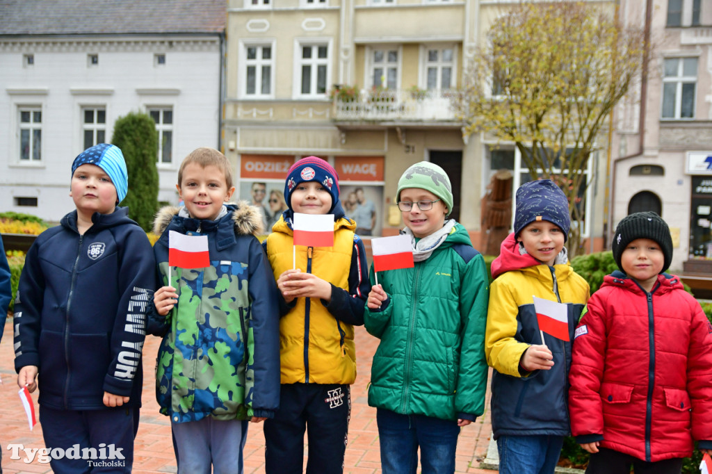 Tucholskie dzieci świętują Dzień Niepodległości!