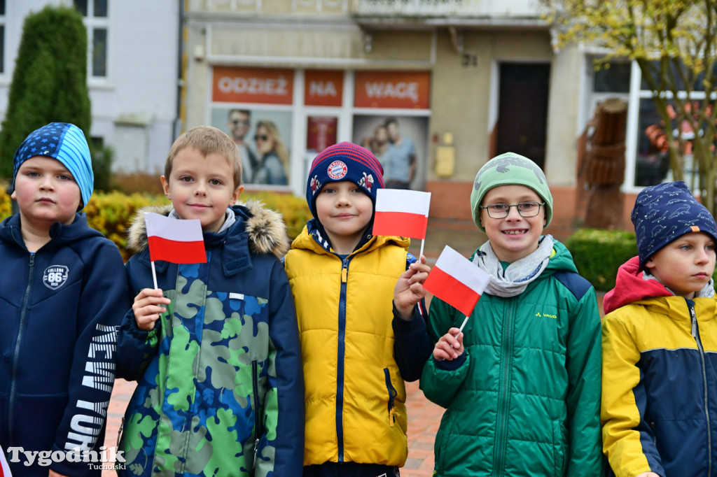 Tucholskie dzieci świętują Dzień Niepodległości!