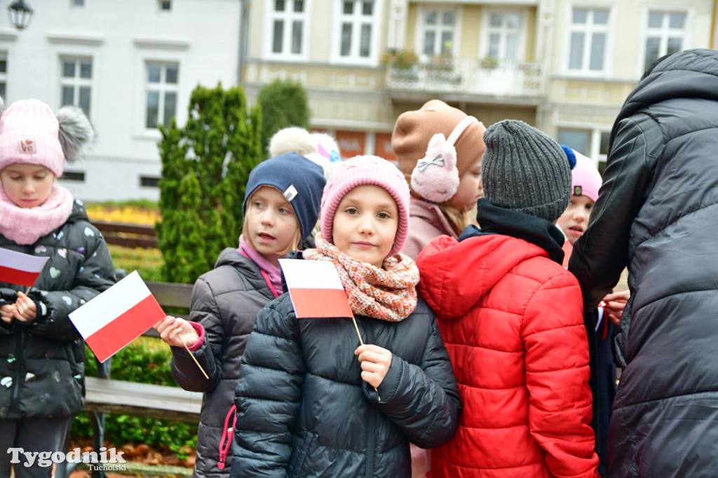 Tucholskie dzieci świętują Dzień Niepodległości!