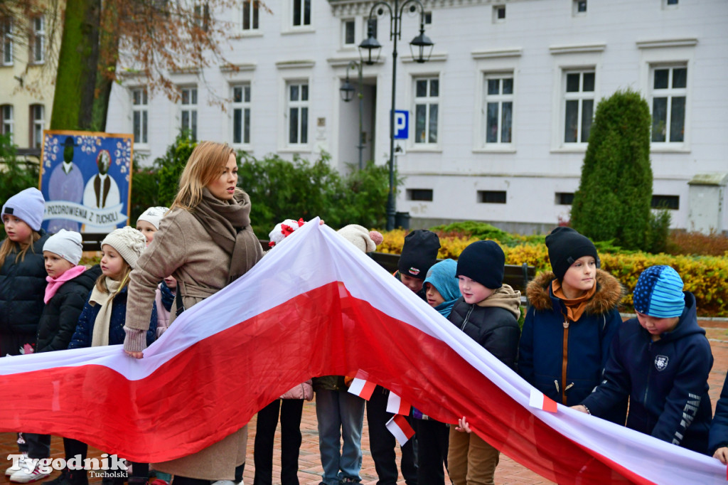 Tucholskie dzieci świętują Dzień Niepodległości!