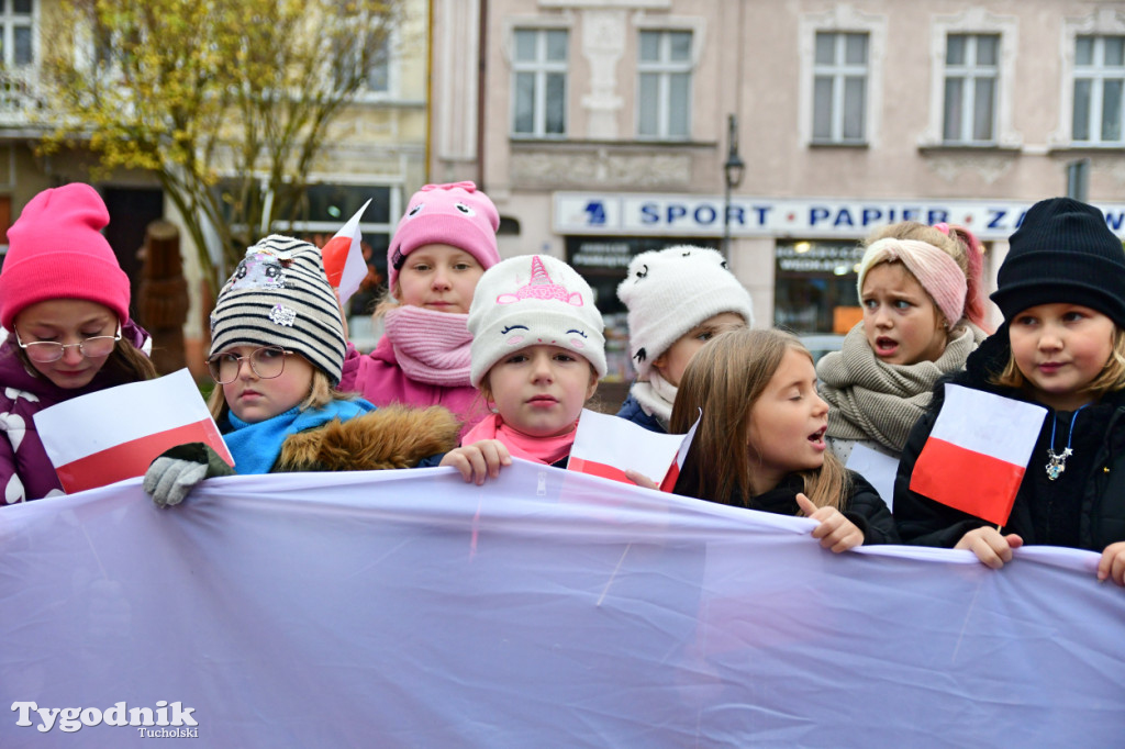 Tucholskie dzieci świętują Dzień Niepodległości!