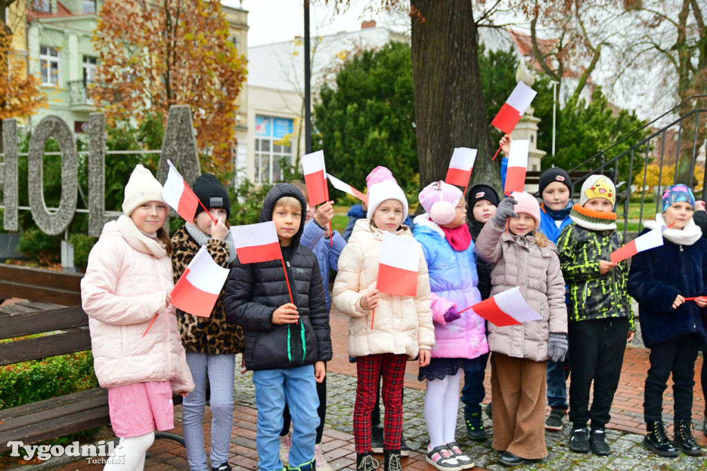 Tucholskie dzieci świętują Dzień Niepodległości!