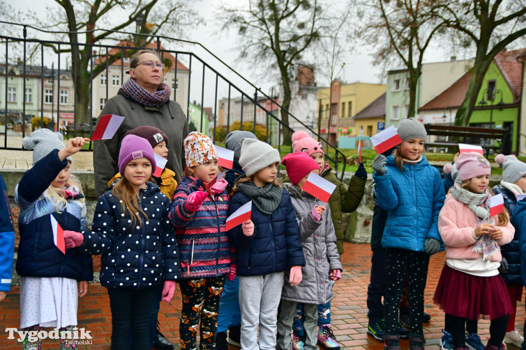 Tucholskie dzieci świętują Dzień Niepodległości!