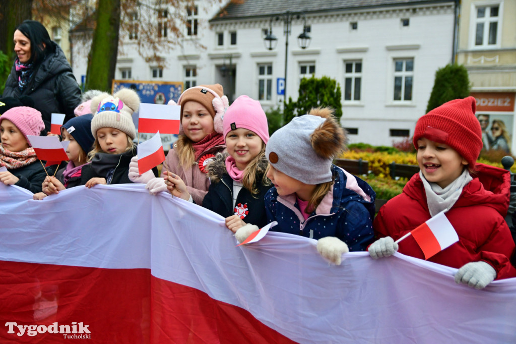 Tucholskie dzieci świętują Dzień Niepodległości!